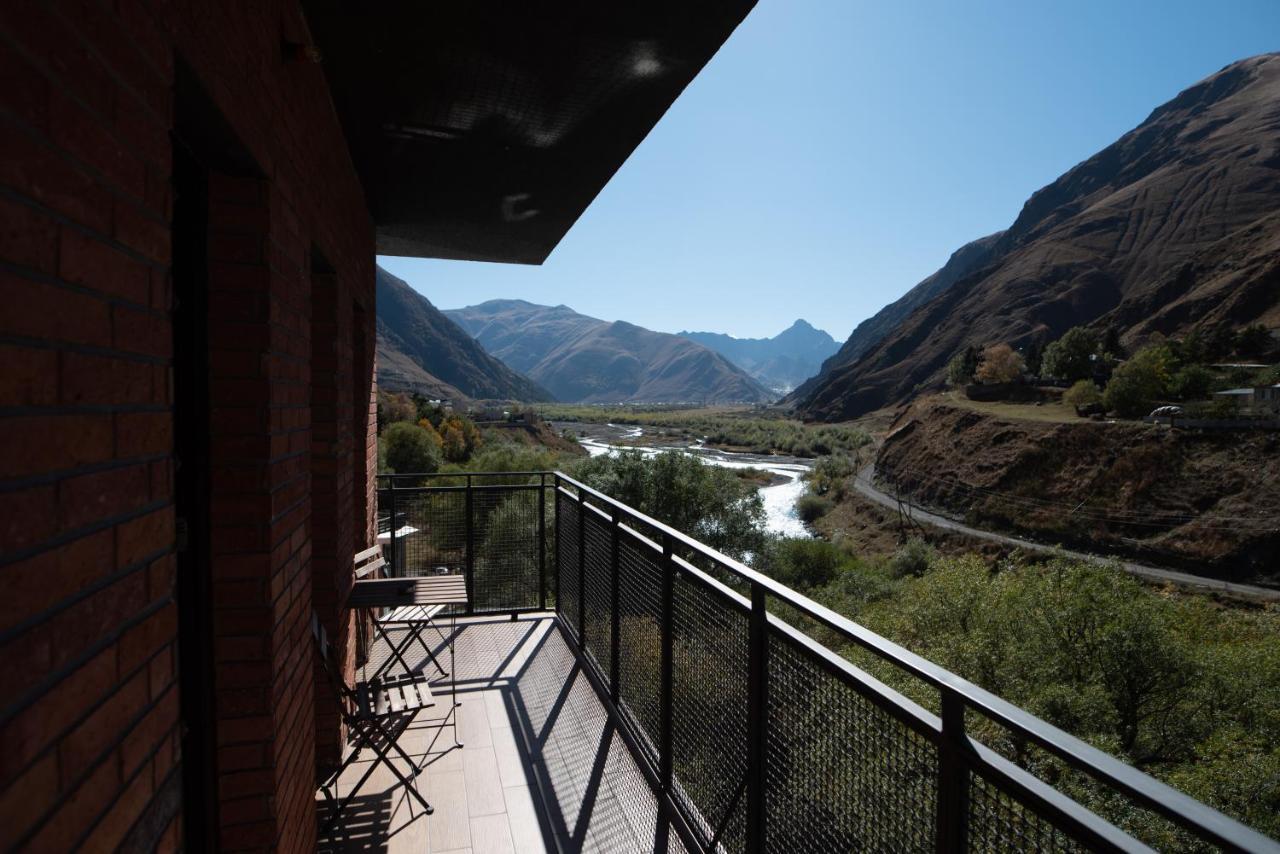 Hotel Stancia Kazbegi - City Center Exterior photo